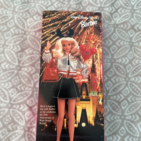 Barbie Walt Disney World 25th Anniversary Doll with Pink Accents Mattel - Picture 4 of 7